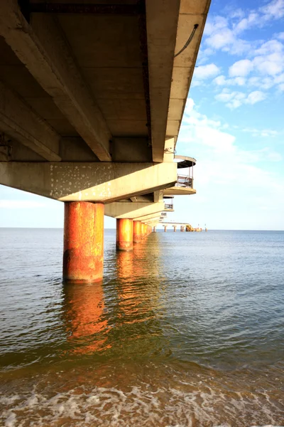 Sol, mar, playa, puente , — Foto de Stock