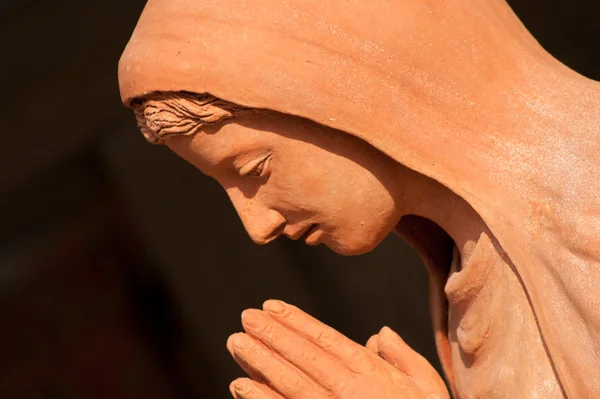 圣玛莉雕像在基督降生的场景 — 图库照片