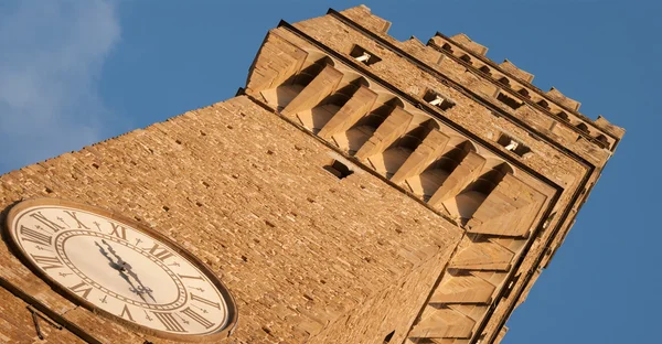 Башня Палаццо Веккио с часами — стоковое фото