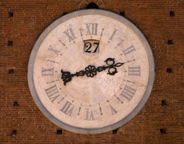 Μαρμάρινο ρολόι — Φωτογραφία Αρχείου