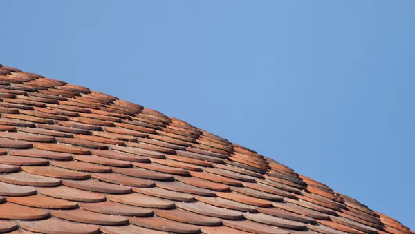Крыша с плиткой — стоковое фото