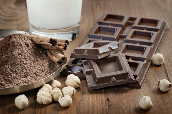 Chocolate with ingredients — Stock Photo, Image