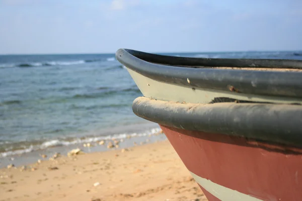 Loď na pláži — Stock fotografie