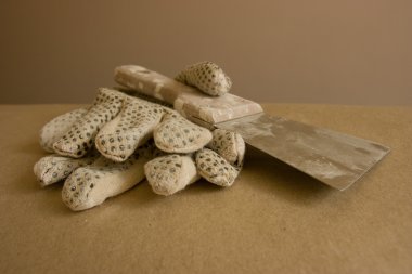 eldiven ve macun bıçak