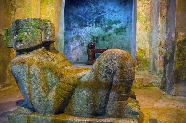Jade Jaguar inside the pyramid at chichen itza — Stock Photo, Image