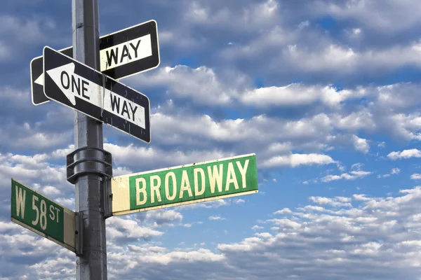 Sinal da Broadway em Manhattan Nova Iorque — Fotografia de Stock