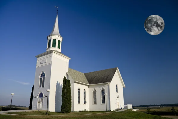 Göksel ay ve kilise — Stok fotoğraf