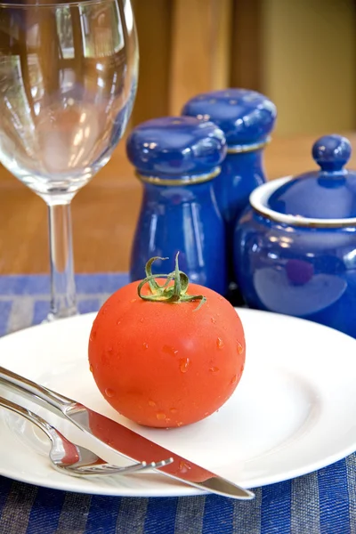 Tabakta domates — Stok fotoğraf