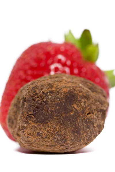 Aardbeien en chocolade truffel — Stockfoto