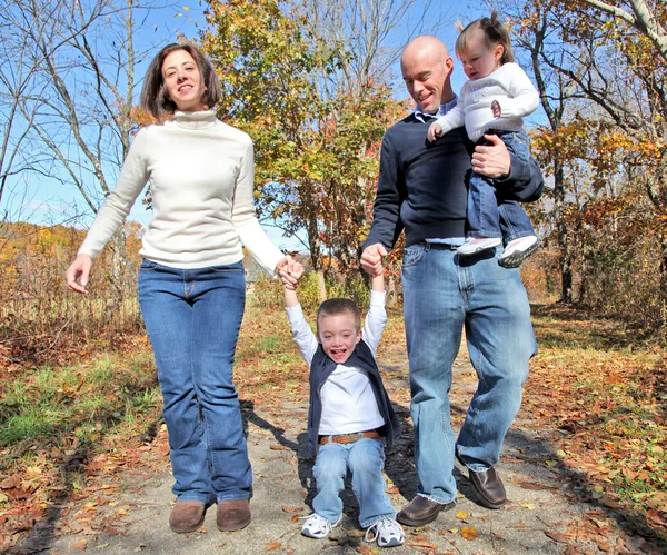 가족 산책 — 스톡 사진