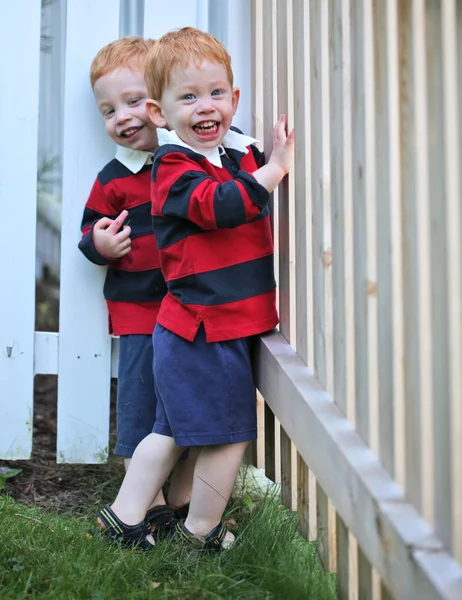 Gémeos felizes — Fotografia de Stock