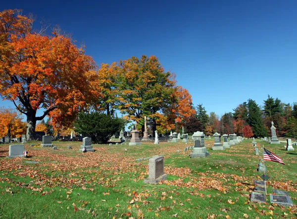 Cementerio de otoño — Foto de Stock