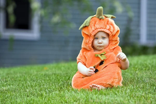 Pumpkin boy — Stock Photo, Image