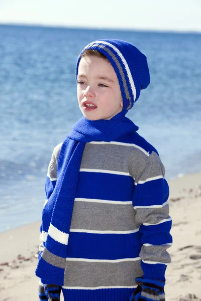 เด็กชายที่ชายหาด — ภาพถ่ายสต็อก