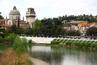 Verona nehir adige İtalya boyunca