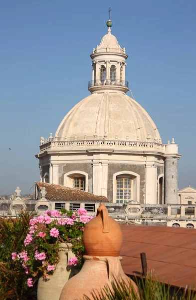 Koepel van de kathedraal van catania, Italië — Stockfoto