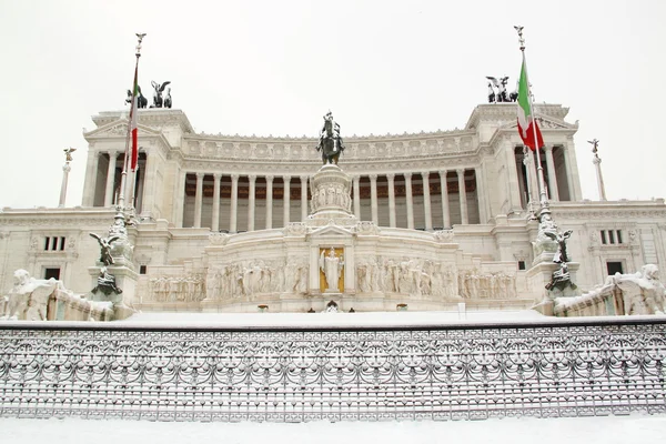 El Altar de la Patria cubierto de nieve — Foto de Stock