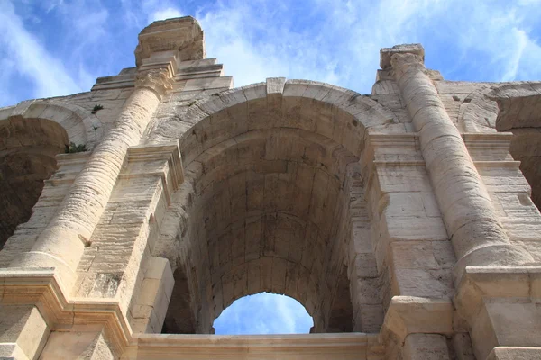 Arco de pedra antiga — Fotografia de Stock