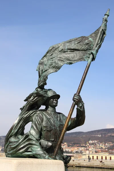 Bronz szobor egy katona — Stock Fotó