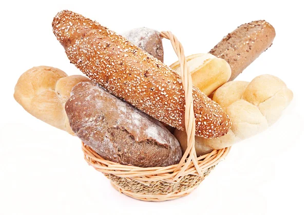 Brot im Korb — Stockfoto