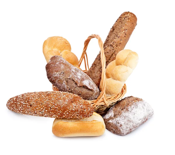 Brot im Korb — Stockfoto