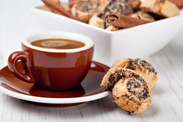 Sušenky a šálek kávy — Stock fotografie