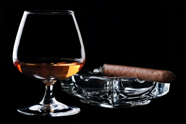Cigar and whiskey — Stockfoto