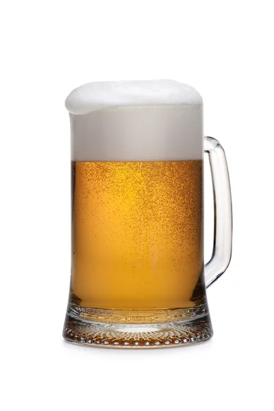 Bier ins Glas — Stockfoto