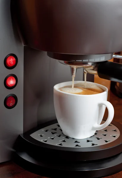 Pouring espresso — Stock Photo, Image