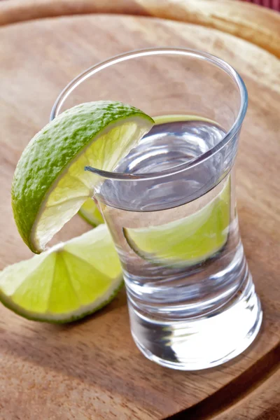Studená vodka broky — Stock fotografie