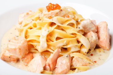 Fettuccine somon ile