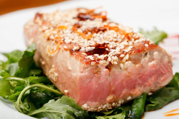 Tuna steak — Stock Photo, Image