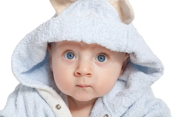 Retrato de un niño alegre en albornoz azul —  Fotos de Stock