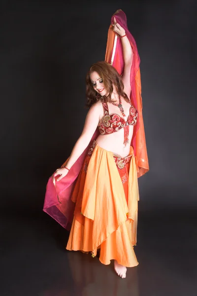 Belly Dancer in Red — Stock Photo, Image