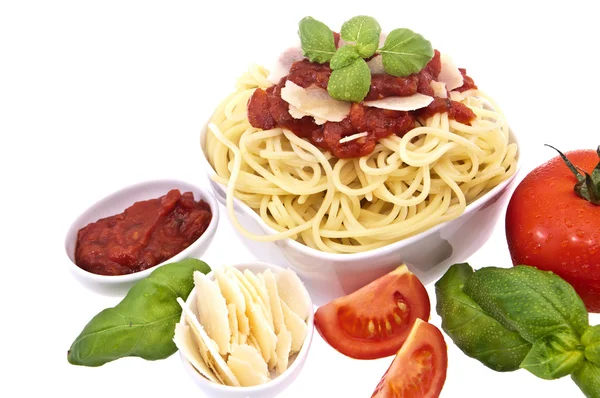 Fesh spagetti paradicsomszósz, parmezán — Stock Fotó