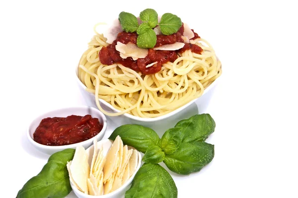 Fish spaghetti з томатним соусом і пармезаном — стокове фото