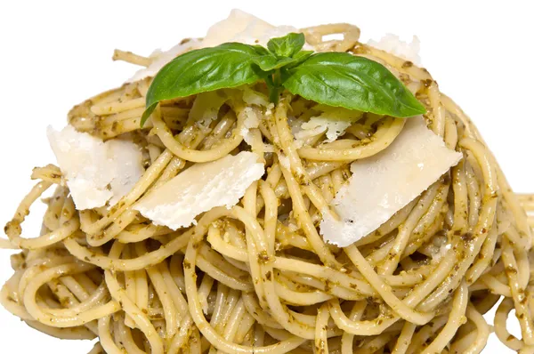Heap of spaghetti with fresh pesto — Stock Photo, Image