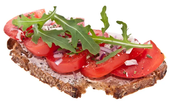 Pomidor wegetariańska chleb na białym tle — Zdjęcie stockowe