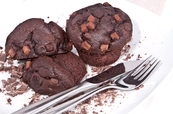 Brązowy babeczki z czekoladą na talerzu — Zdjęcie stockowe