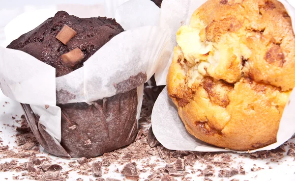 Muffins mélangés dans une assiette — Photo