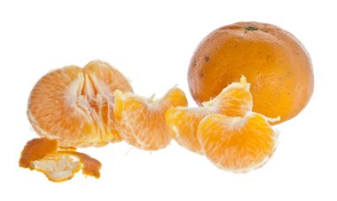 Geschälte und ungeschälte Mandarine clipart