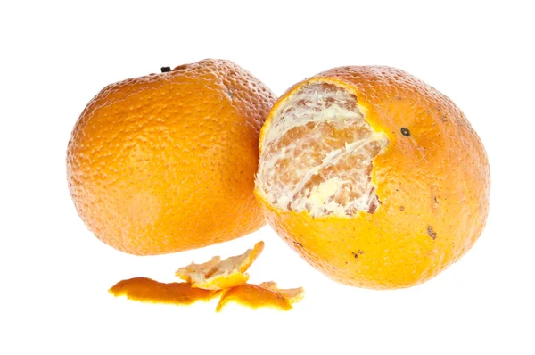 Geschälte und ungeschälte Mandarine — Stockfoto
