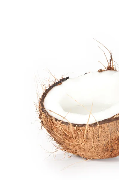 Kokos krakowanych na białym tle — Zdjęcie stockowe