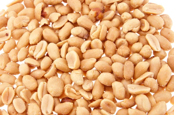 Montón de cacahuetes (aislado en blanco ) — Foto de Stock