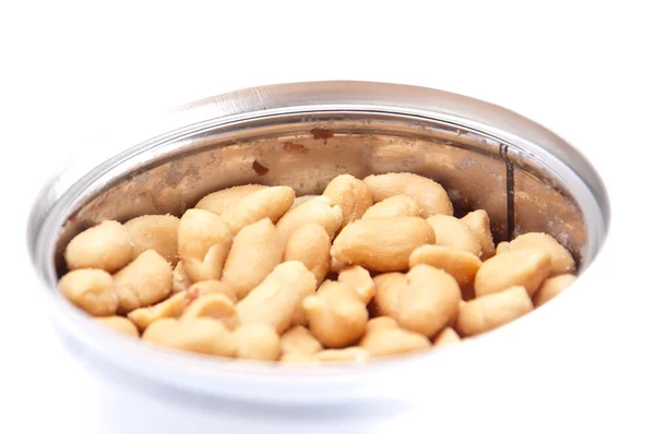 Amendoins em uma lata — Fotografia de Stock