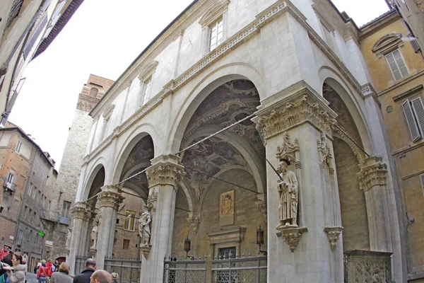 El edificio en Siena . — Foto de Stock
