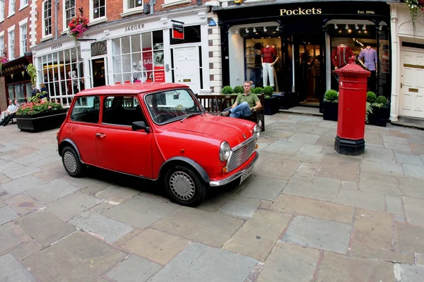 Červené malé auto — Stock fotografie