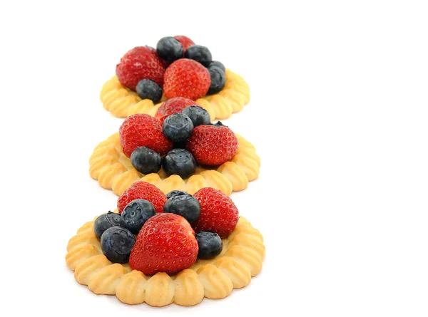 Tartlets with strawberry and blueberry — Zdjęcie stockowe