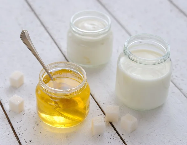 Honey milk and sour cream — Stock Photo, Image