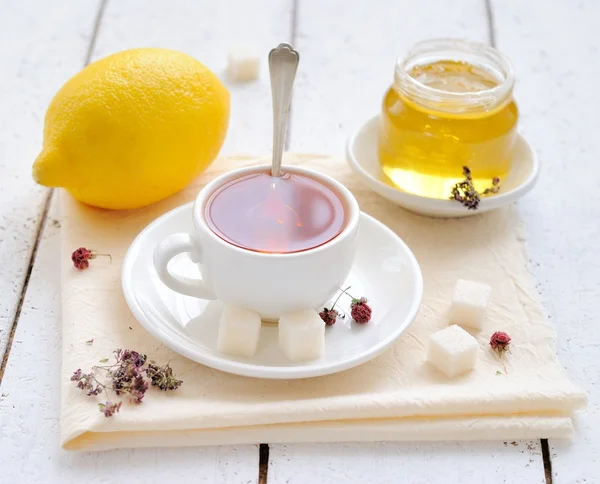 Té con limón y miel —  Fotos de Stock